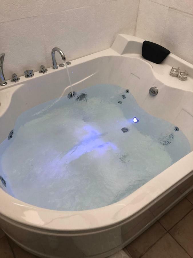 Corte Bianca مونوبولي المظهر الخارجي الصورة